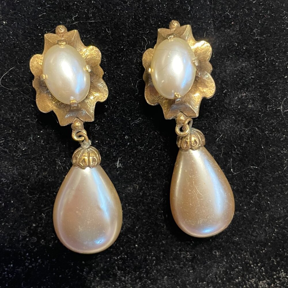 Vtg Yves Saint Laurent YSL Faux Pearl Gold Plated Dangle Clip On Earrings